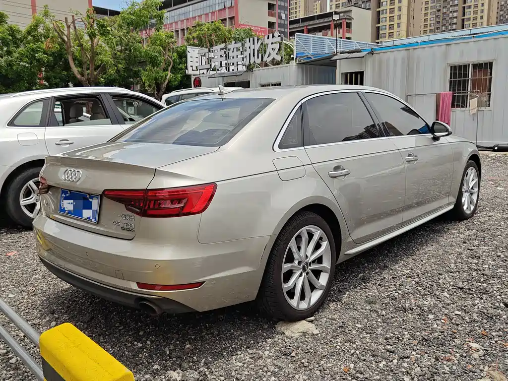 Audi A4L 2017 Plus 45 TFSI quattro