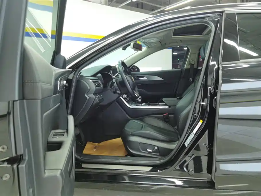 Hongqi H5 2020 1.8T AT