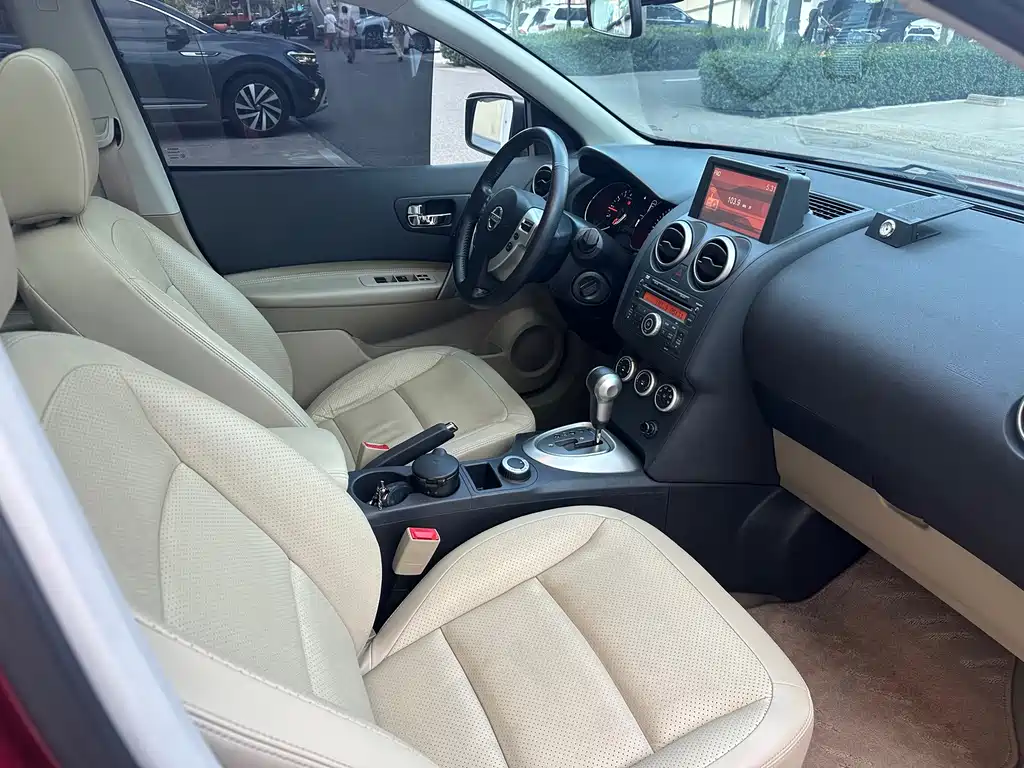 Nissan Qashqai — миниатюра 5