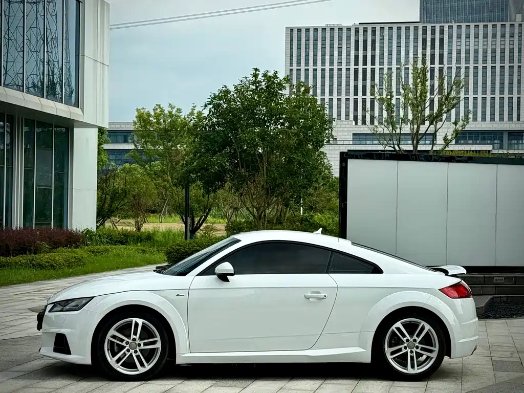 Audi TT — миниатюра 3