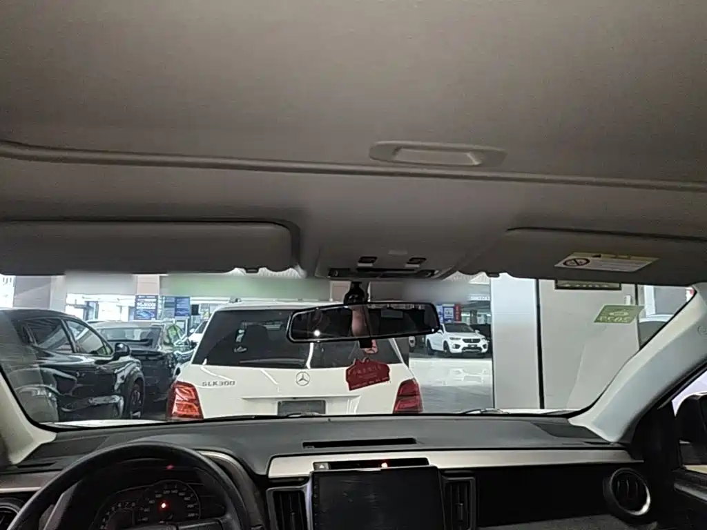 Toyota RAV4 — миниатюра 18
