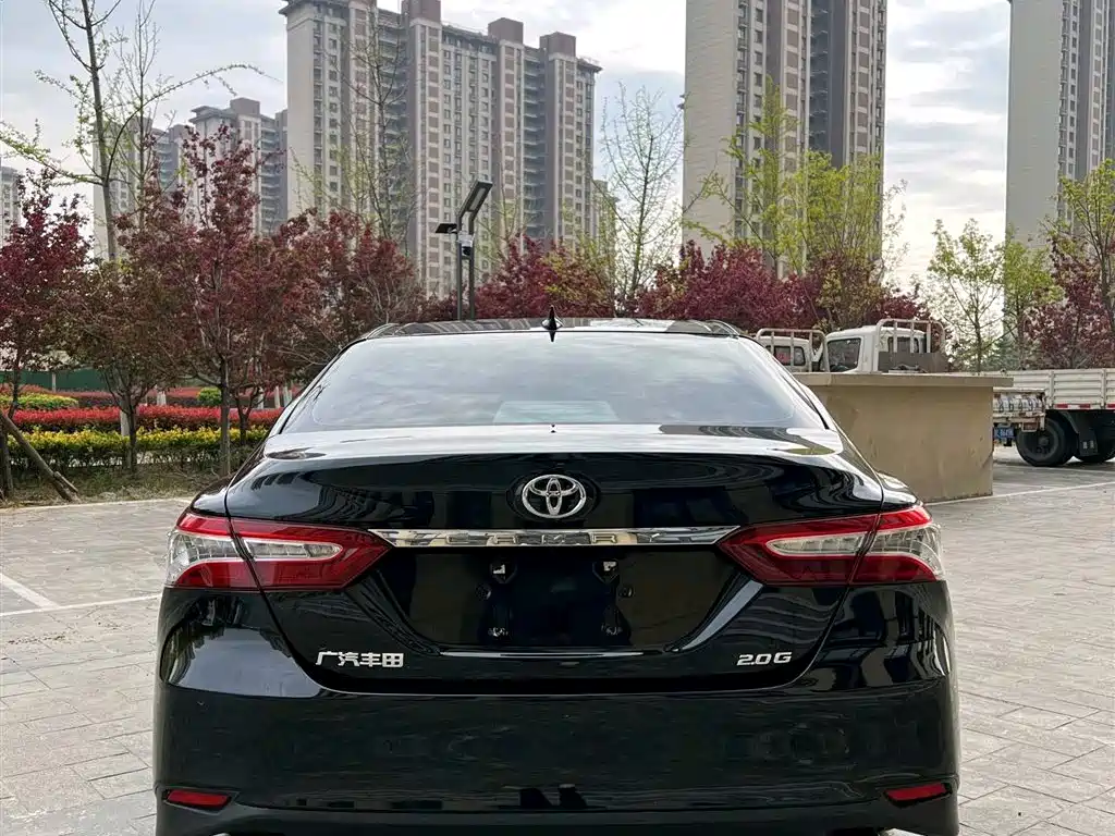 Toyota Camry 2021 2.0G Luxury