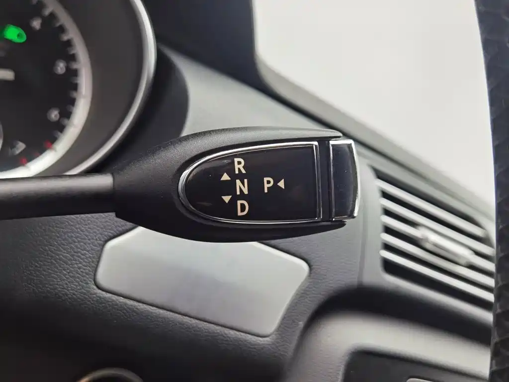 Mercedes-Benz R-Class — миниатюра 15