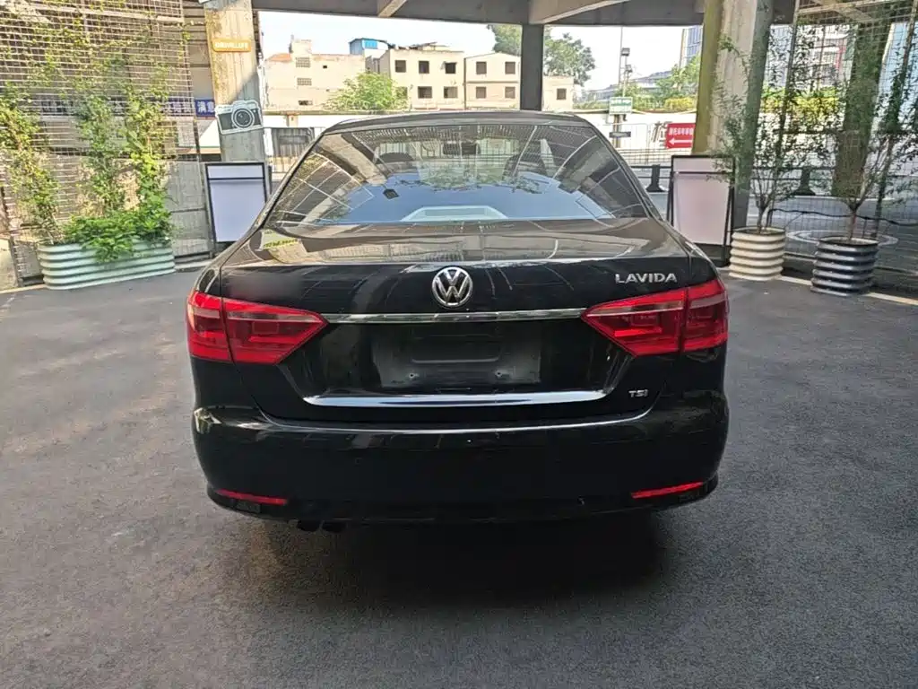 Volkswagen Lavida — миниатюра 6