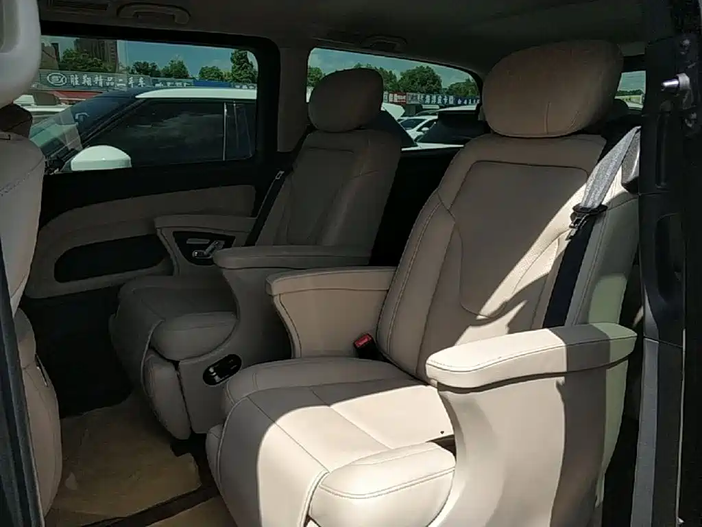 Mercedes-Benz Vito — миниатюра 17