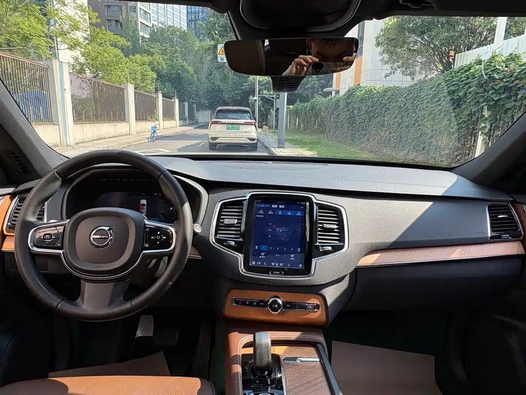 Volvo XC90 — миниатюра 12
