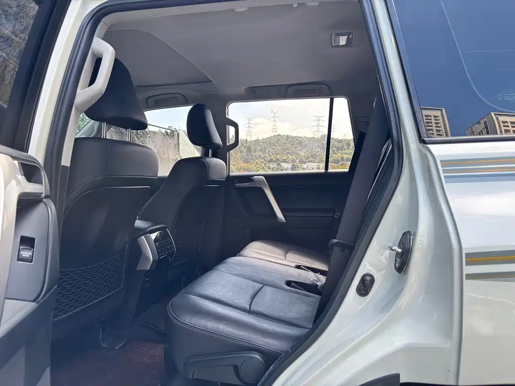 Toyota Prado — миниатюра 13
