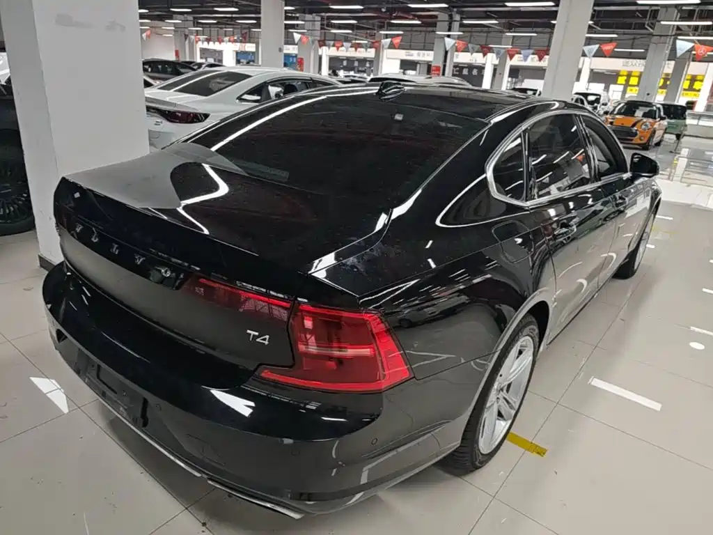 Volvo S90 — миниатюра 7