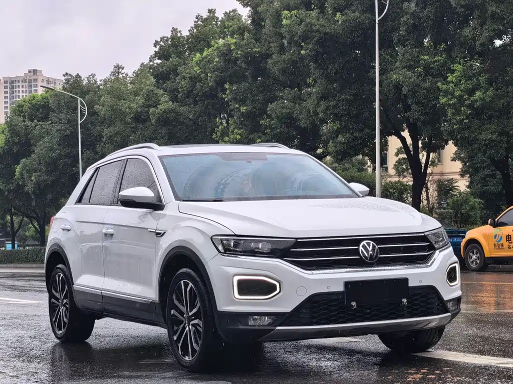Volkswagen T-Roc 2022 280TSI DSG PLUS