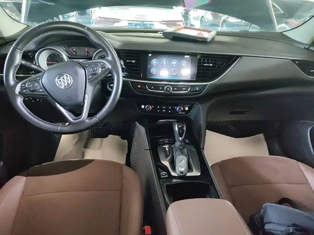 Buick Regal — миниатюра 10