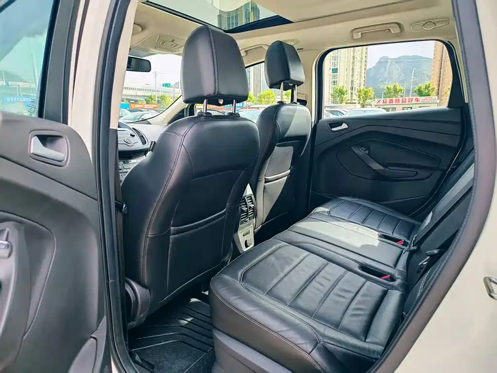 Ford Kuga — миниатюра 5