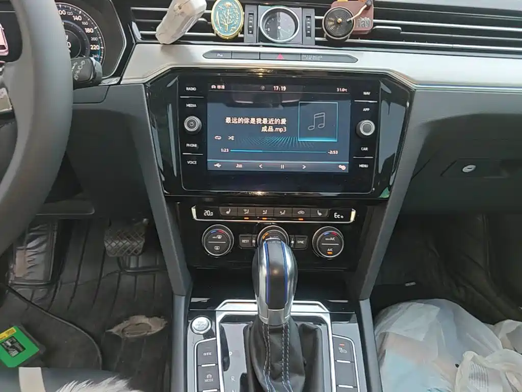 Volkswagen Viloran New Energy — миниатюра 13