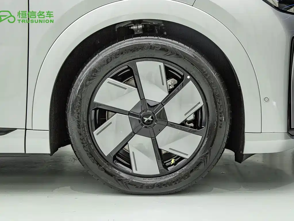 XPeng X9 — миниатюра 5