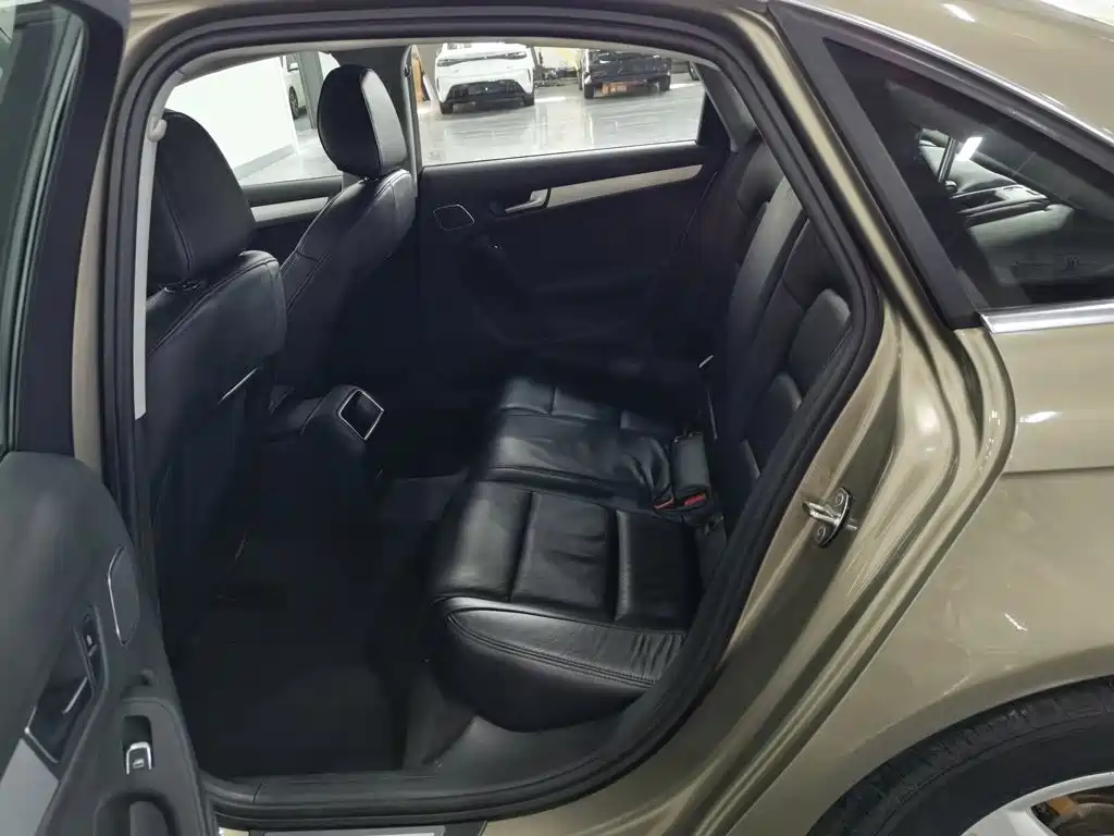 Audi A4L — миниатюра 15