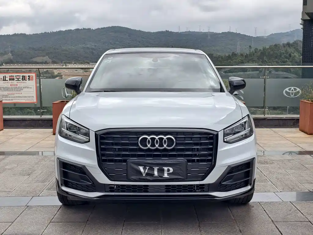 Audi Q2L — миниатюра 2