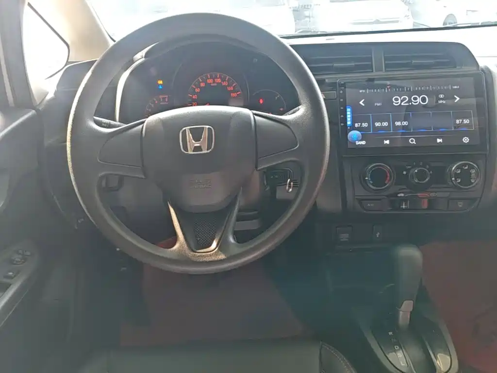 Honda Fit — миниатюра 11