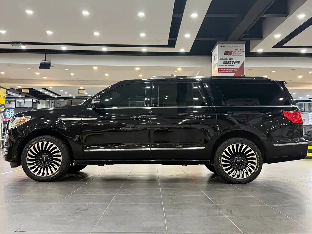 Lincoln Navigator — миниатюра 3