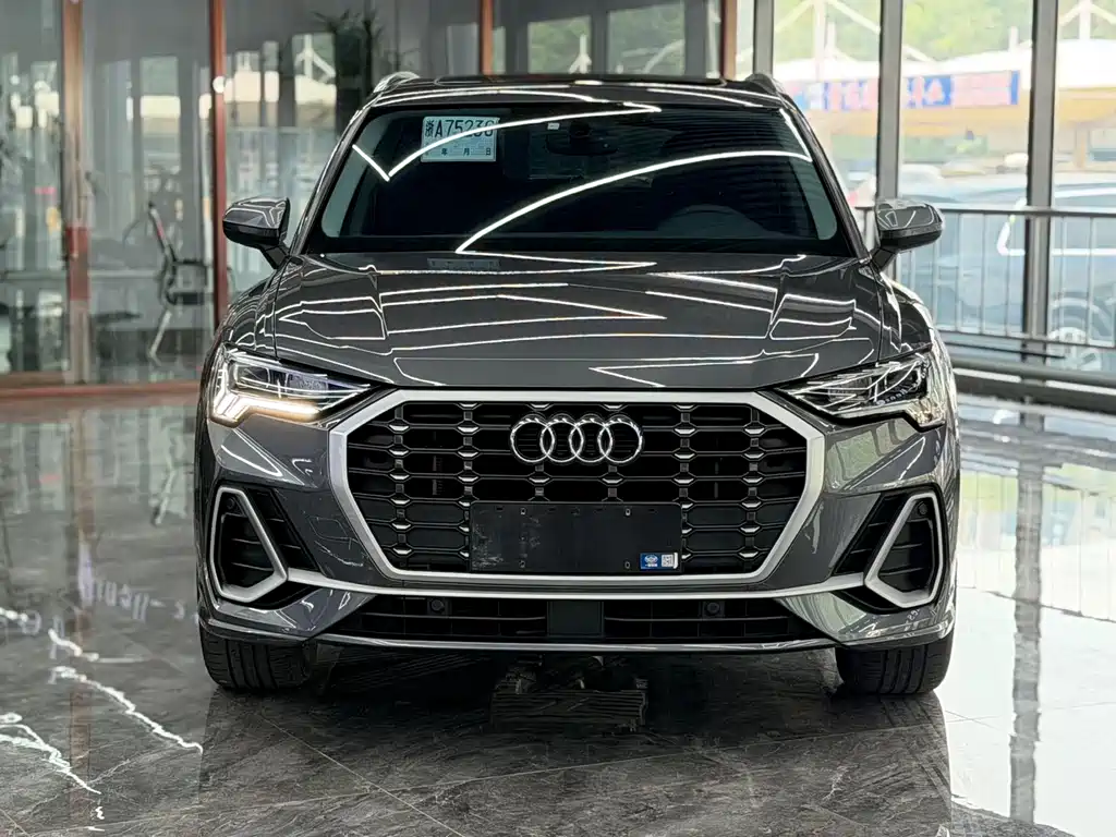 Audi Q3 2022 35 TFSI