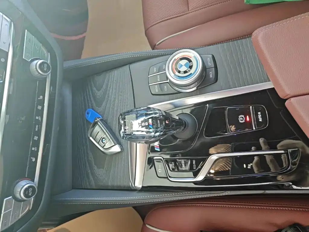 BMW 5 Series — миниатюра 14