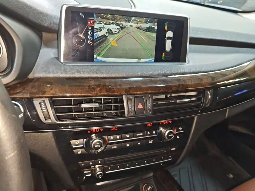 BMW X5 (Import) — миниатюра 13