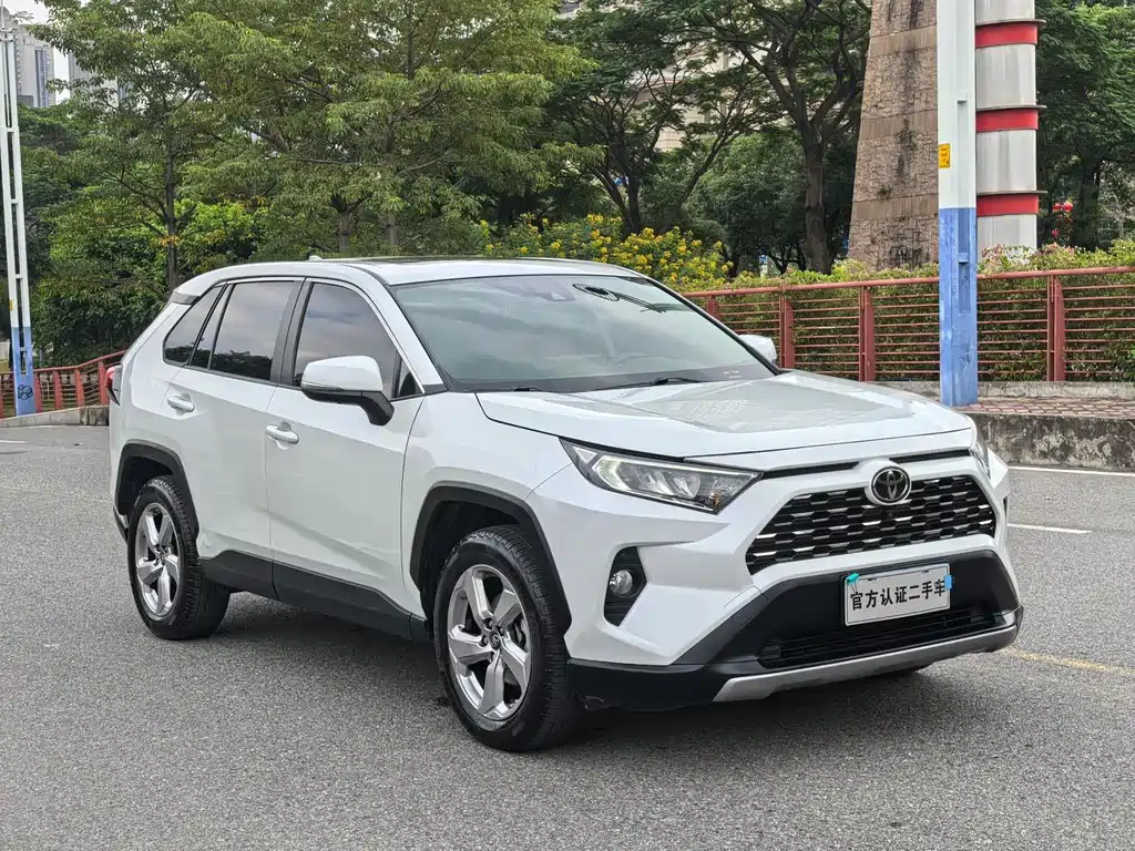 Toyota RAV4 — миниатюра 3