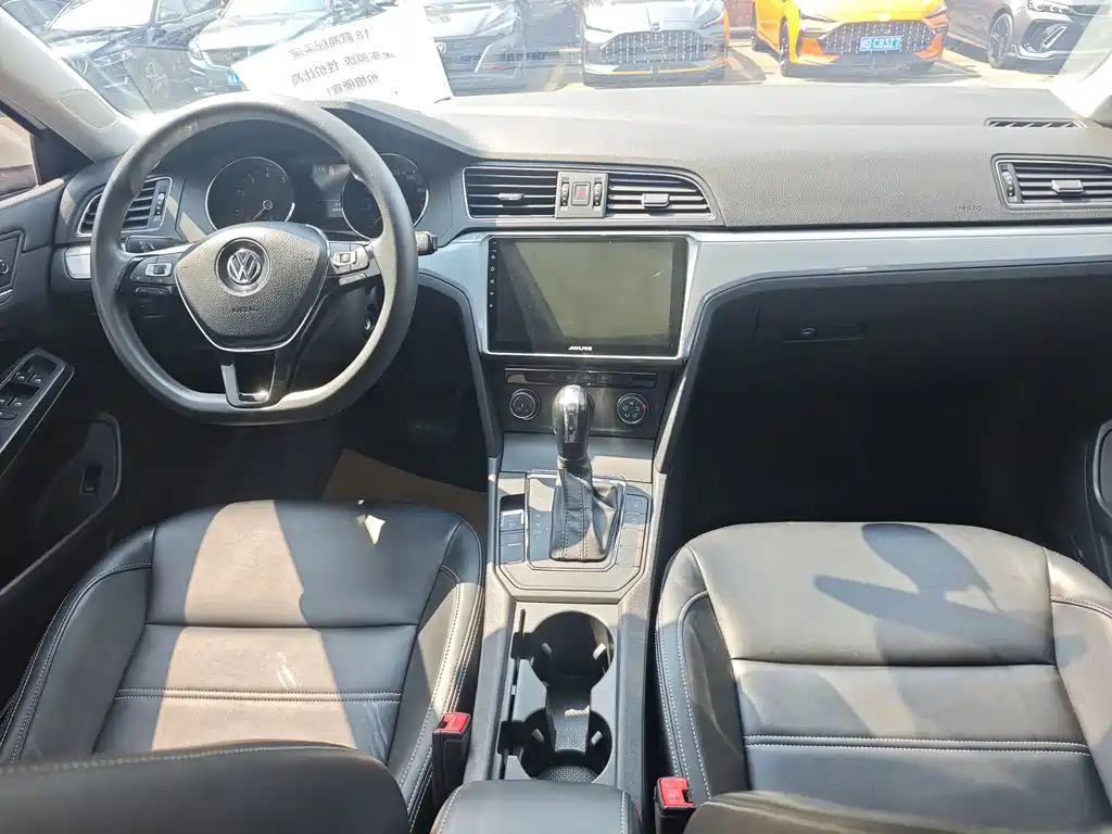 Volkswagen Lamando — миниатюра 6