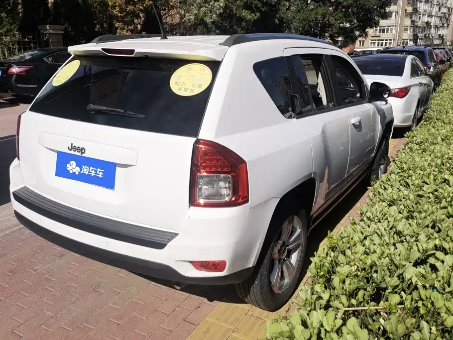 Jeep Compass (Import) — миниатюра 3