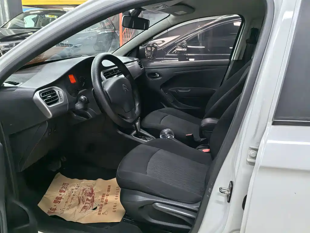 Citroen Elysee — миниатюра 7