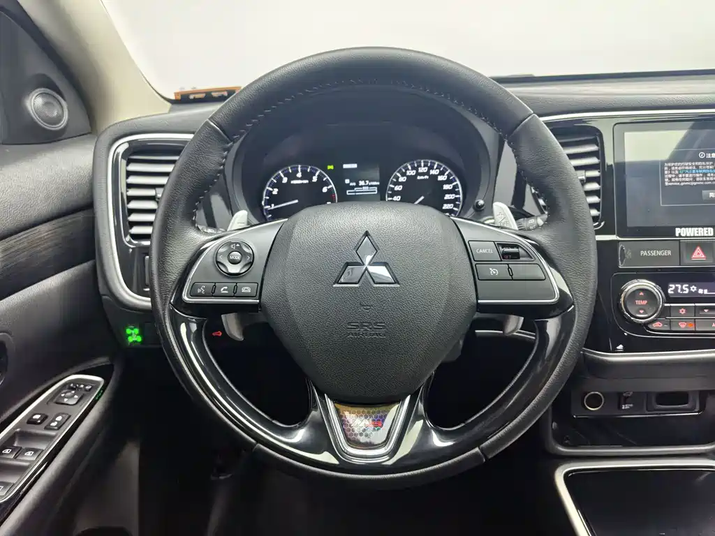 Mitsubishi Outlander — миниатюра 12