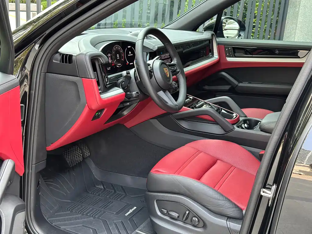 Porsche Cayenne — миниатюра 7