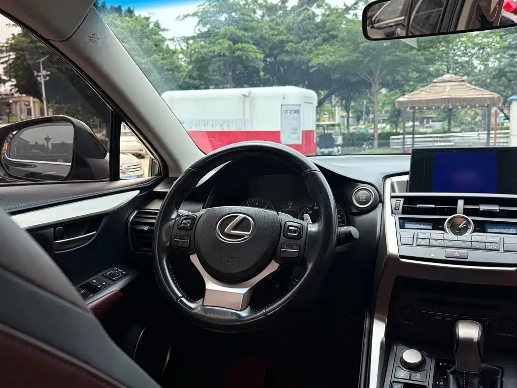 Lexus NX 2015 200t