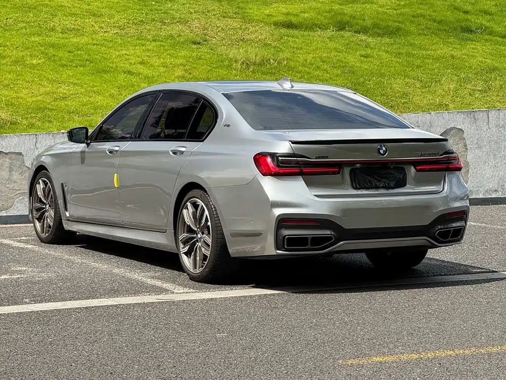 BMW 7 Series — миниатюра 7