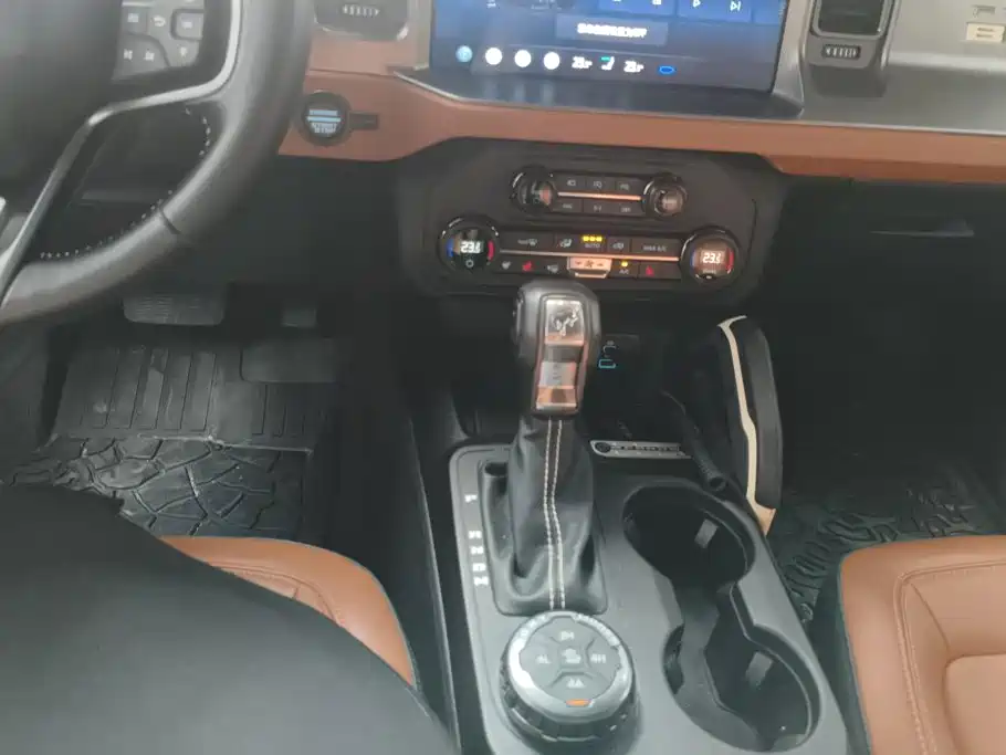 Ford Bronco — миниатюра 16