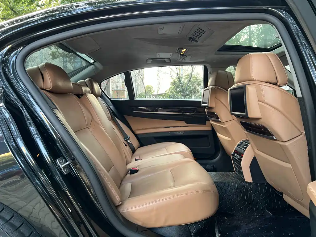 BMW 7 Series 7 2010 760Li