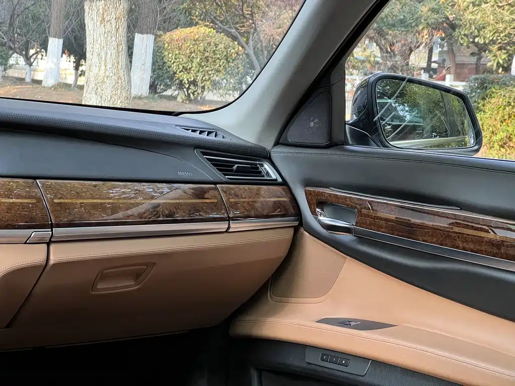 BMW 7 Series 7 2010 760Li