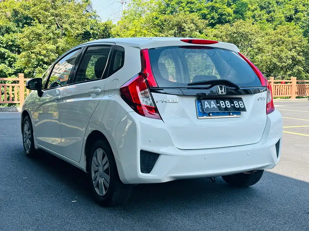 Honda Fit — миниатюра 4
