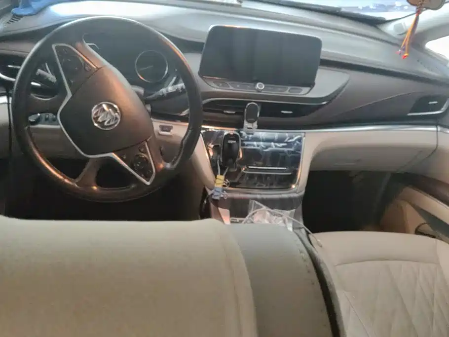 Buick GL8 — миниатюра 12