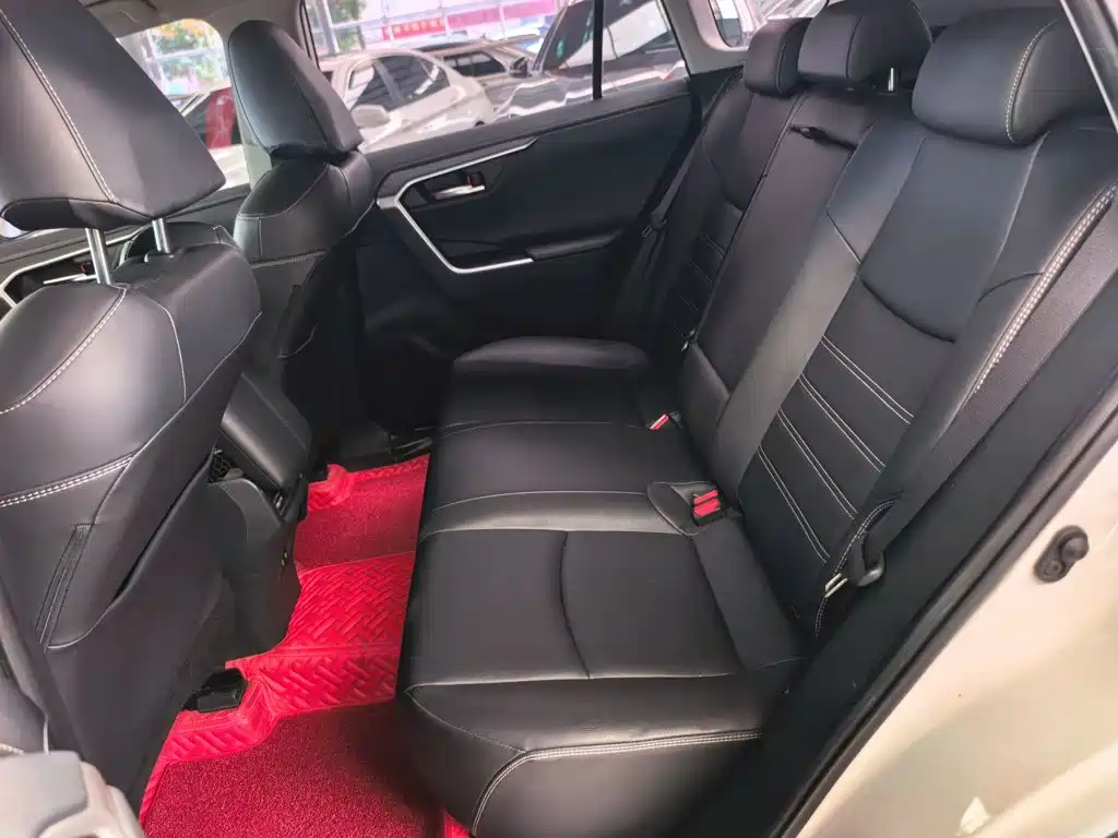 Toyota RAV4 — миниатюра 15