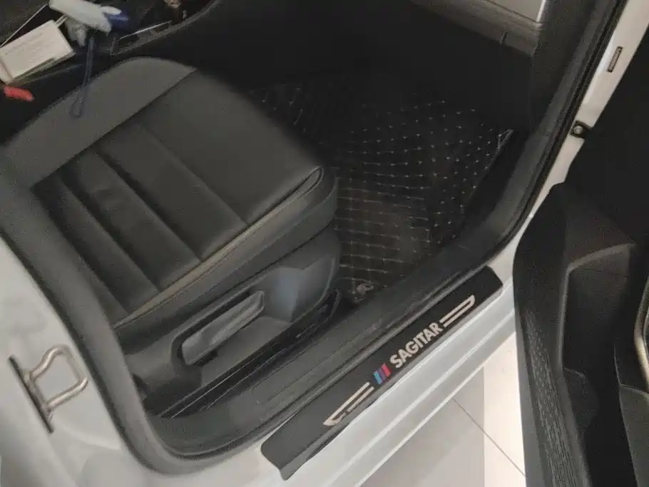Volkswagen Sagitar — миниатюра 8