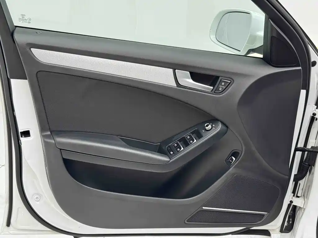 Audi A4L — миниатюра 10
