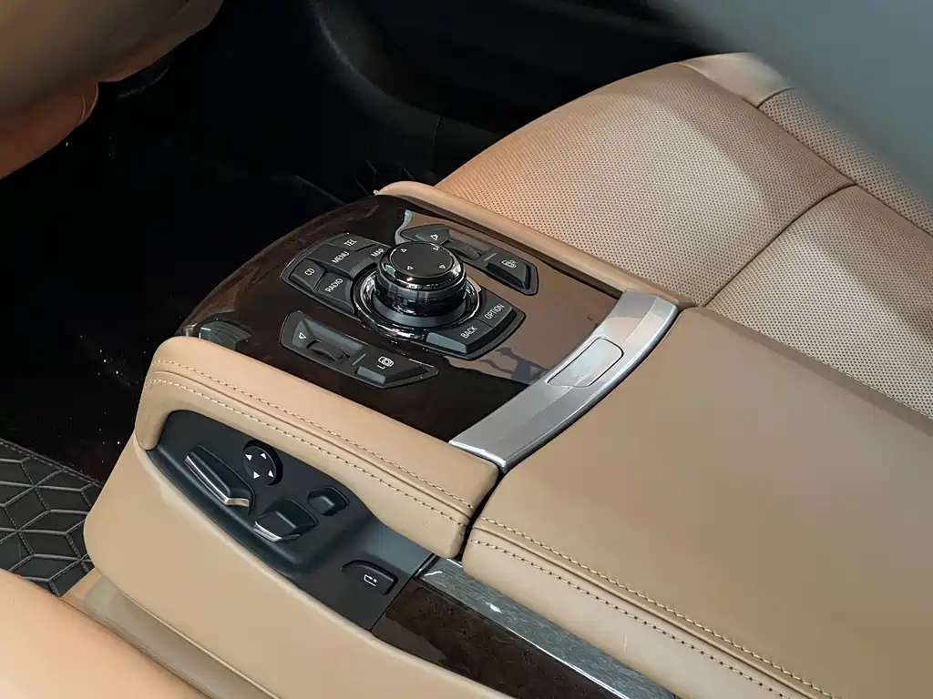 BMW 7 Series 7 2010 760Li