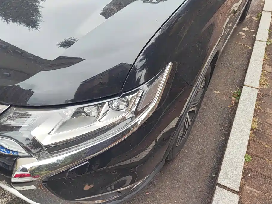 Mitsubishi Outlander (Import) — миниатюра 5