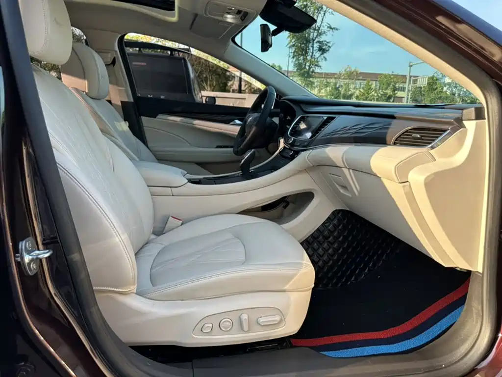 Buick LaCrosse — миниатюра 12