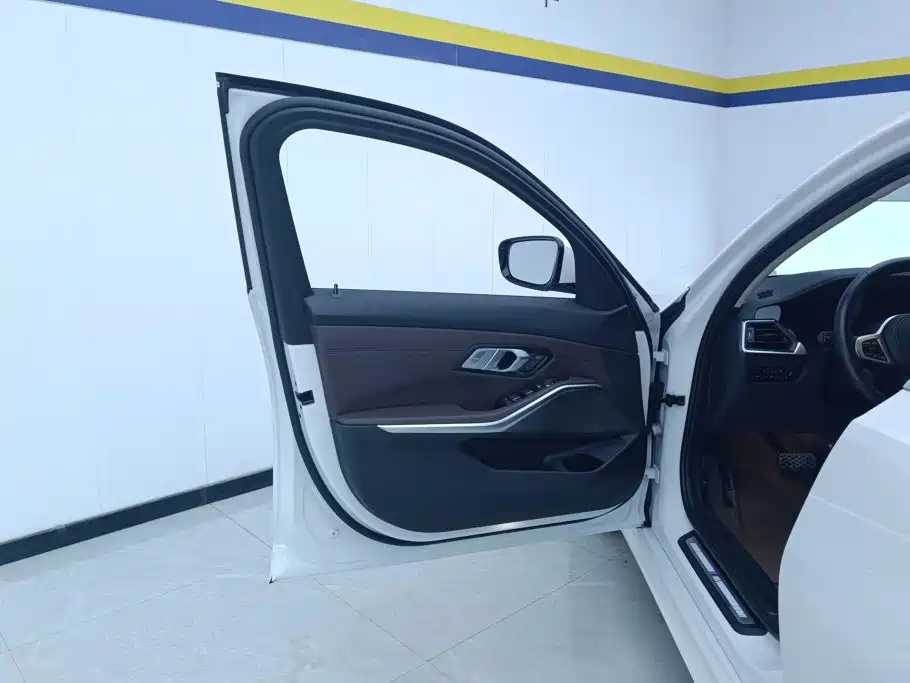 BMW 3 Series — миниатюра 7