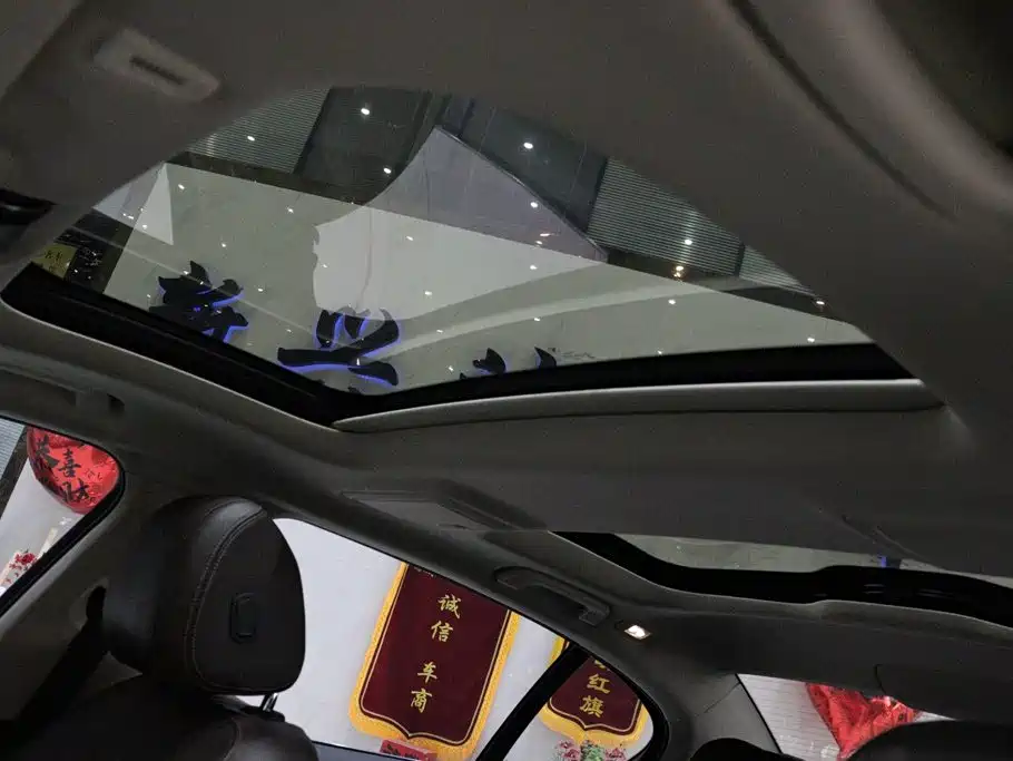 BMW 5 Series New Energy — миниатюра 22