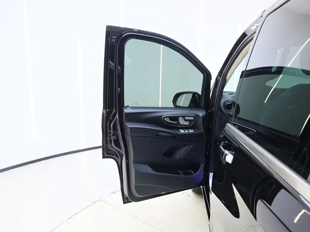 Mercedes-Benz Vito — миниатюра 7