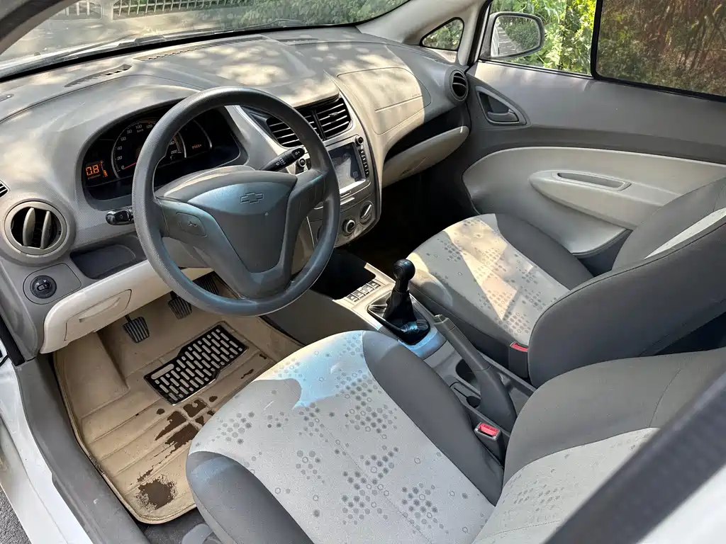 Chevrolet Sail — миниатюра 8