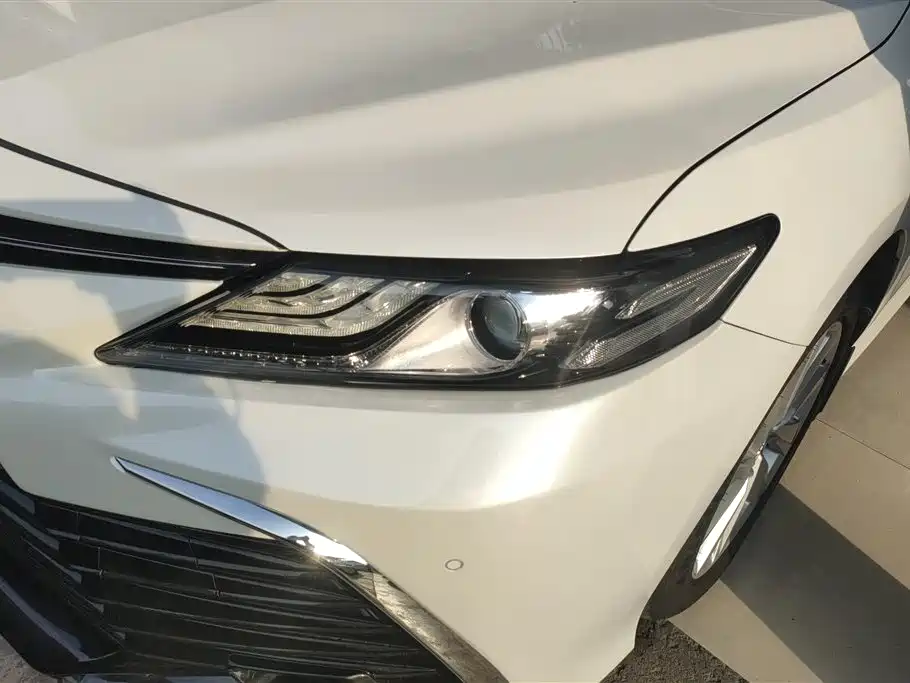 Toyota Camry 2021 2.0G Luxury