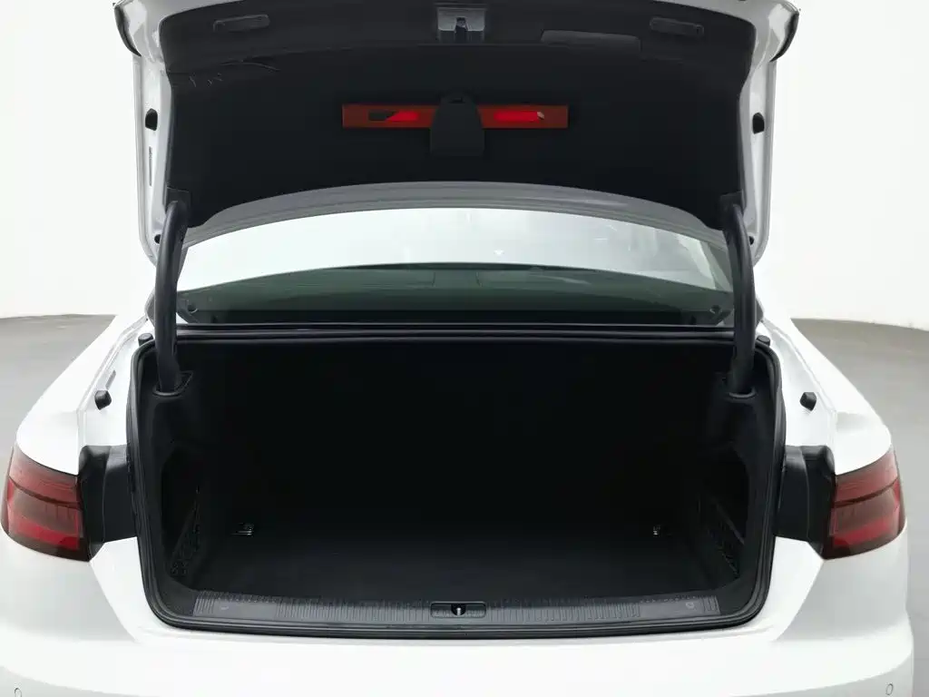 Audi A4L — миниатюра 16