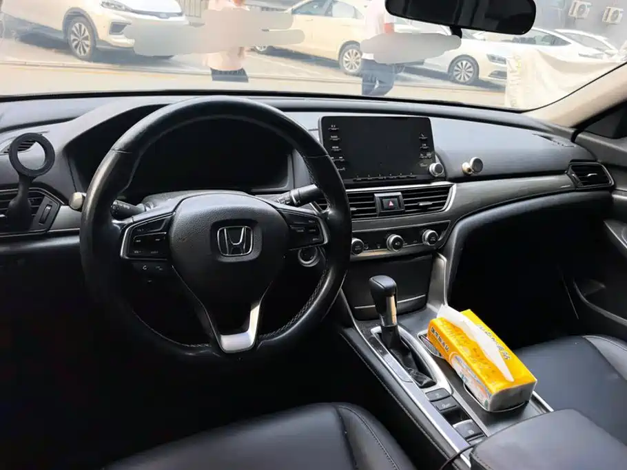 Honda Accord — миниатюра 12